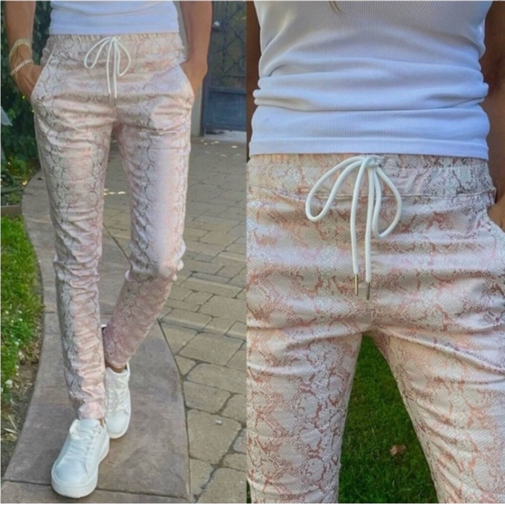 BEVY FLOG Pink Rose Gold Shely Python print Size 25 NWT LIMITED EDITION